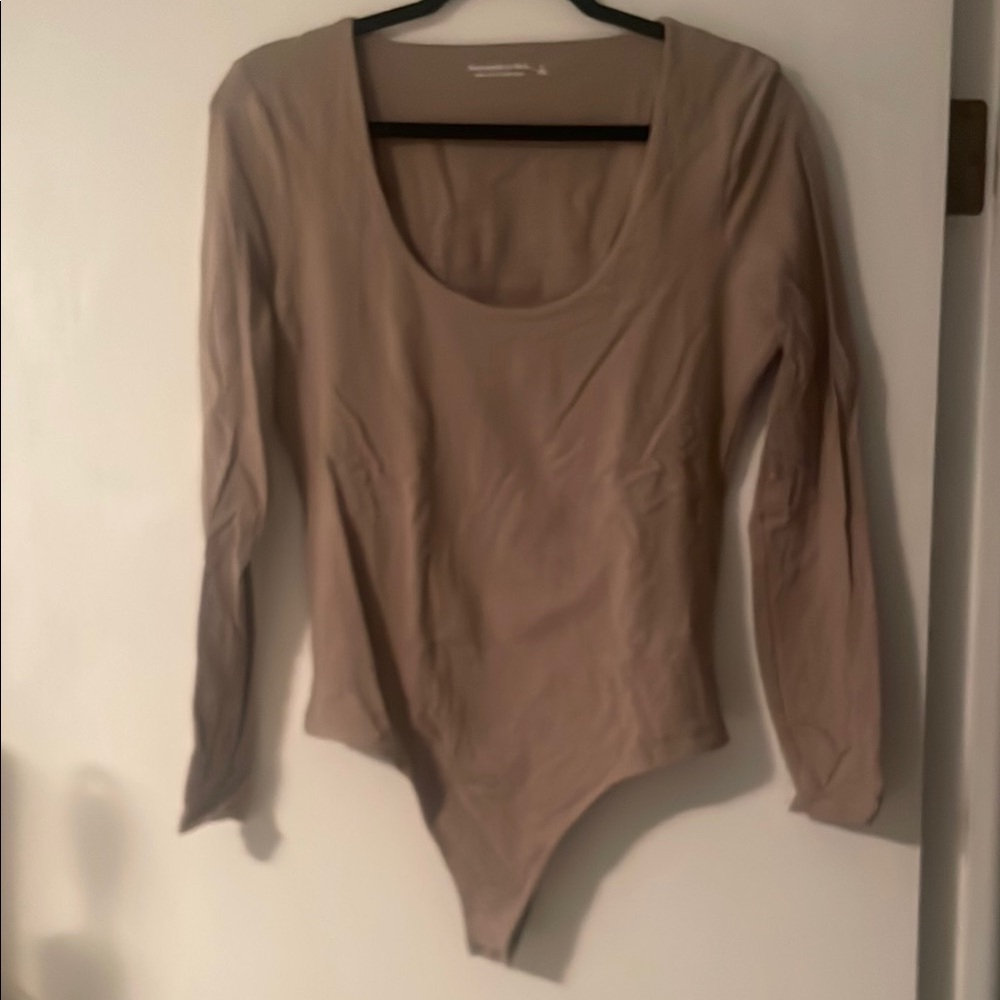 Abercrombie & Fitch soft A&F scoop neck long sleeve bodysuit tan